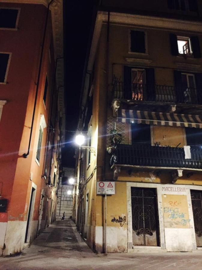 Stupenda Mansarda Centralissima, Finiture Di Lusso Carrara Exterior foto